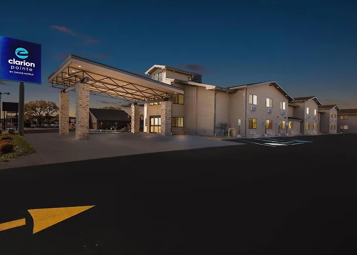 Clarion Pointe Milwaukee Airport